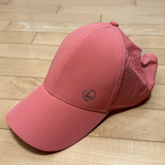 Luhta women’s cap - Picture 3 of 6